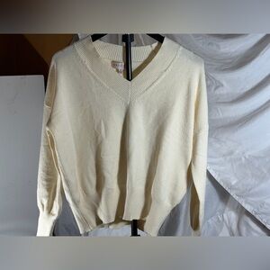 Philosophy Soft Cream V-Neck Sweater Soft Vicose minimalist size medium